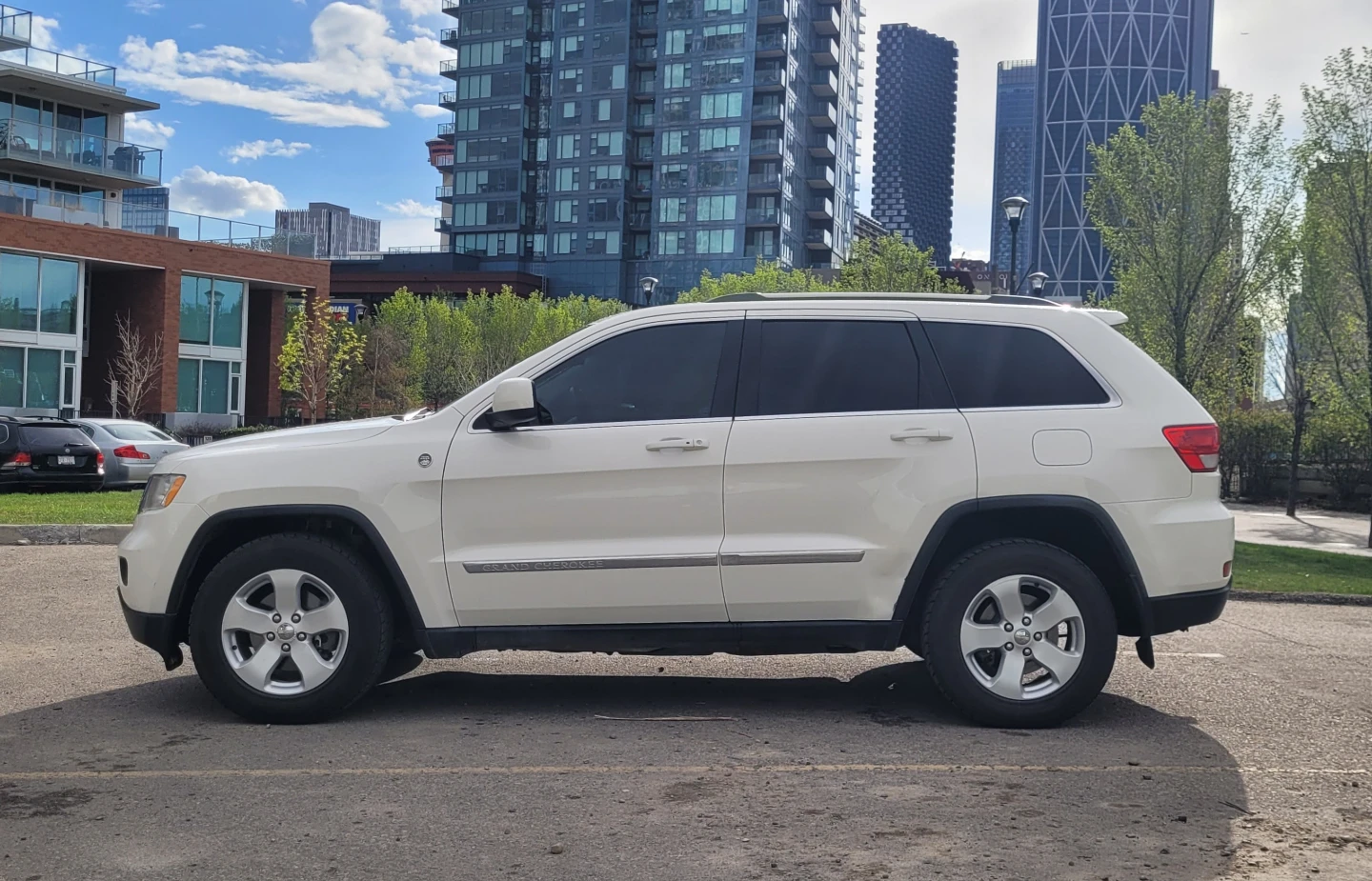 2012 Jeep Grand Cherokee SUV - photo 4