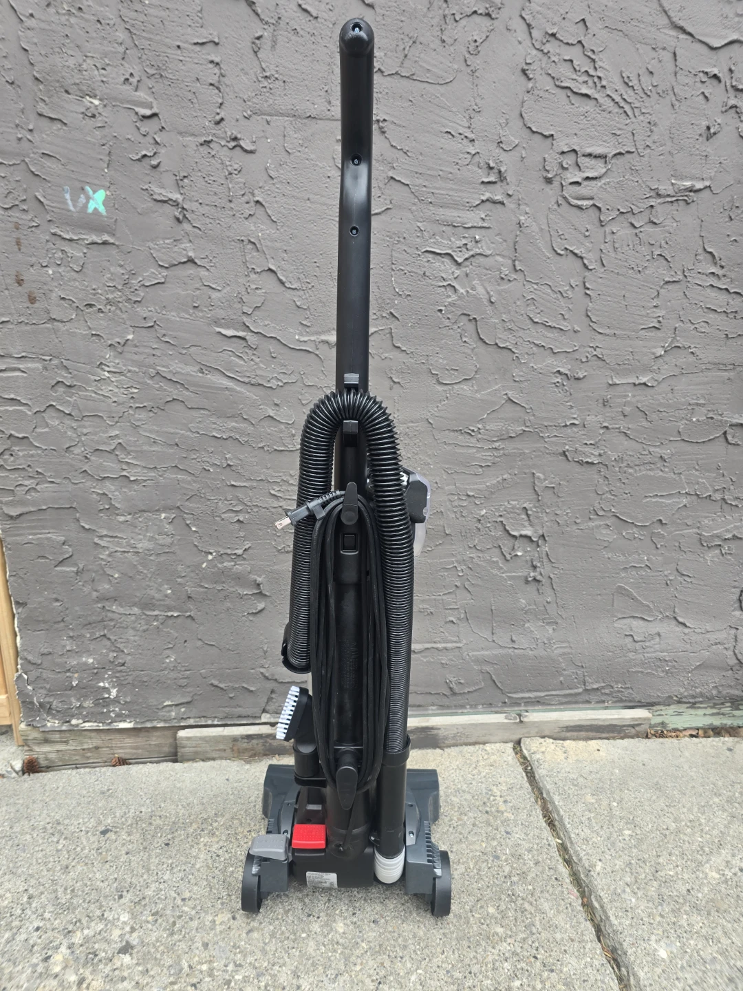 BISSELL AeroSwift Compact Bagless Upright Corded Vacuum Cleaner - photo 4