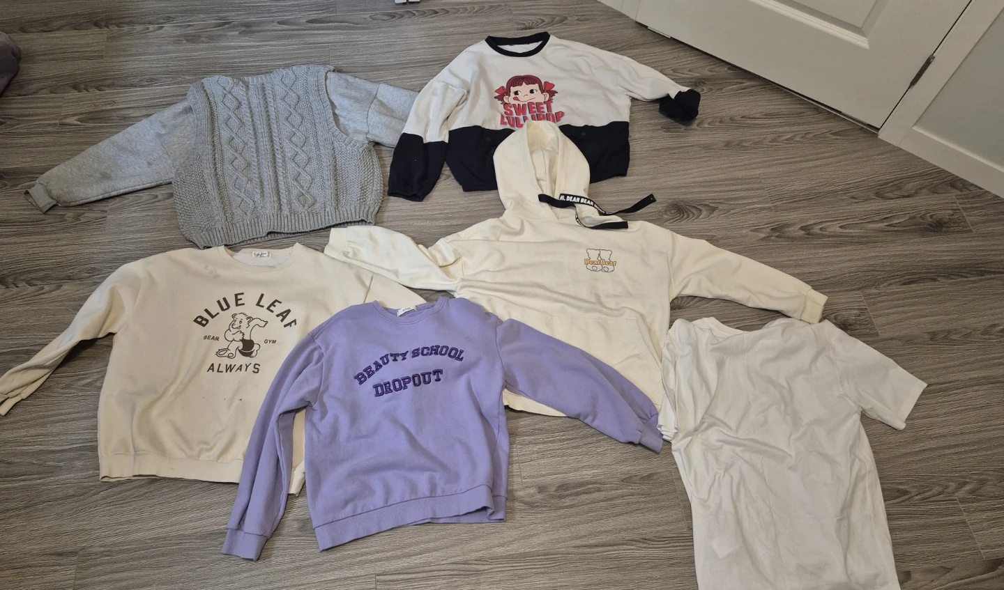 Kids / Youth Clothing Bundle (Sweaters & Hoodies) - Total 6pcs