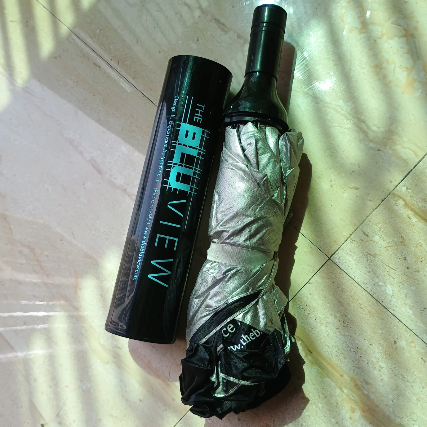 The Blu View Black Compact Umbrella with Case - photo 4