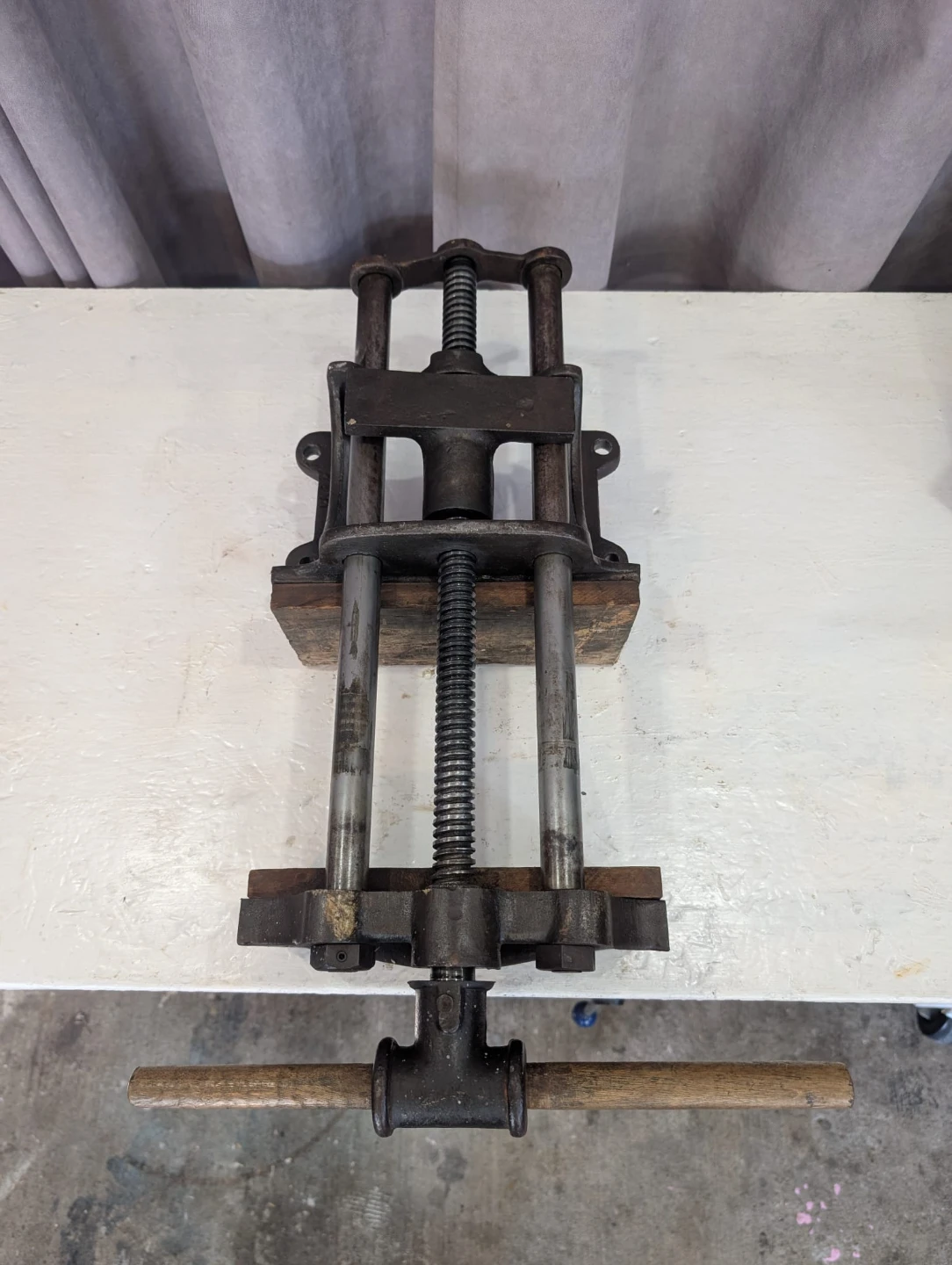 Large Woodworking Bench Vise 10" - photo 5