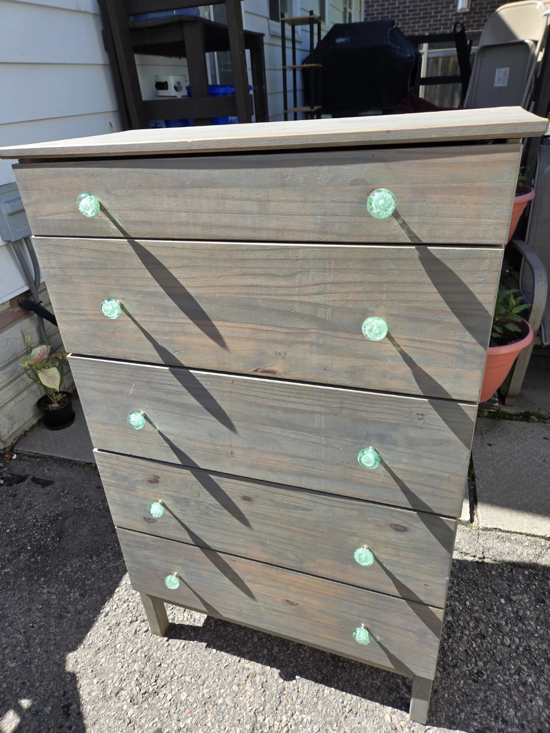 5 Drawer Dresser with Glass Knobs
