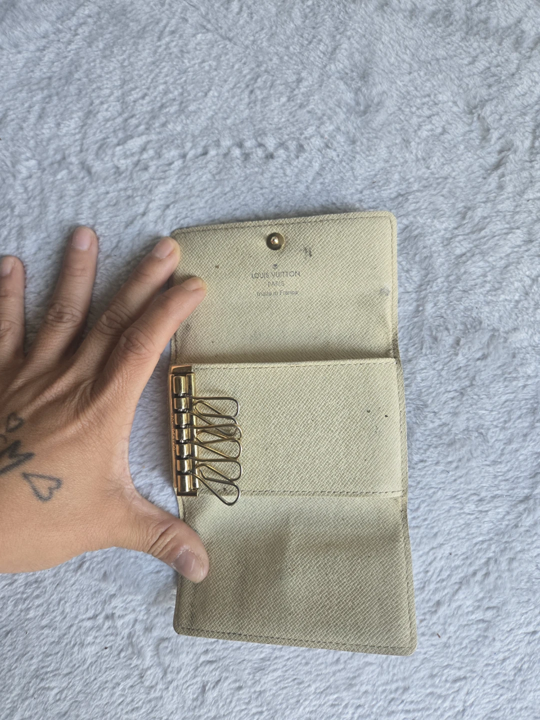 Louis Vuitton Damier Azur 6 Key Holder - photo 2