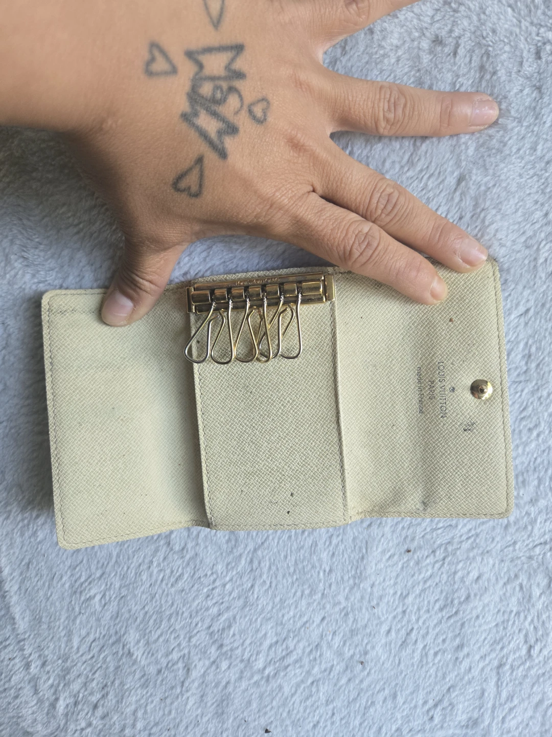 Louis Vuitton Damier Azur 6 Key Holder - photo 3