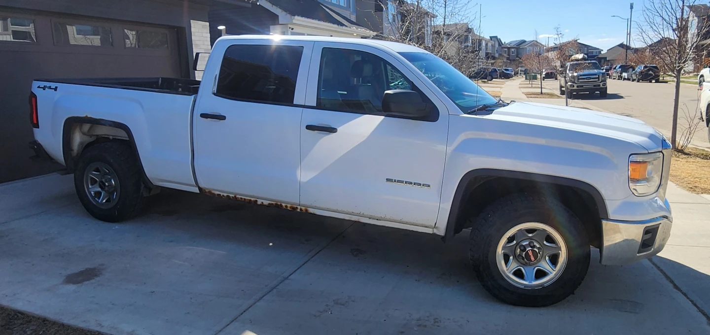 2014 GMC Sierra 4x4 Crew Cab Truck - photo 2