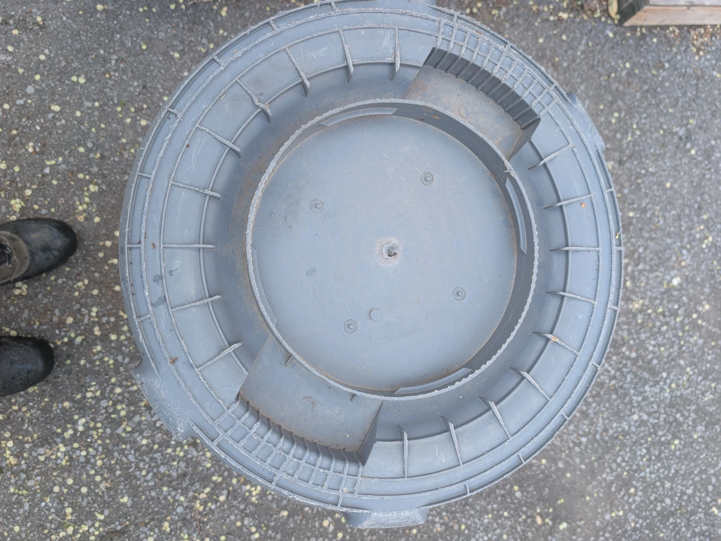 Grey 44 Gallon M2 Trash Container - photo 3
