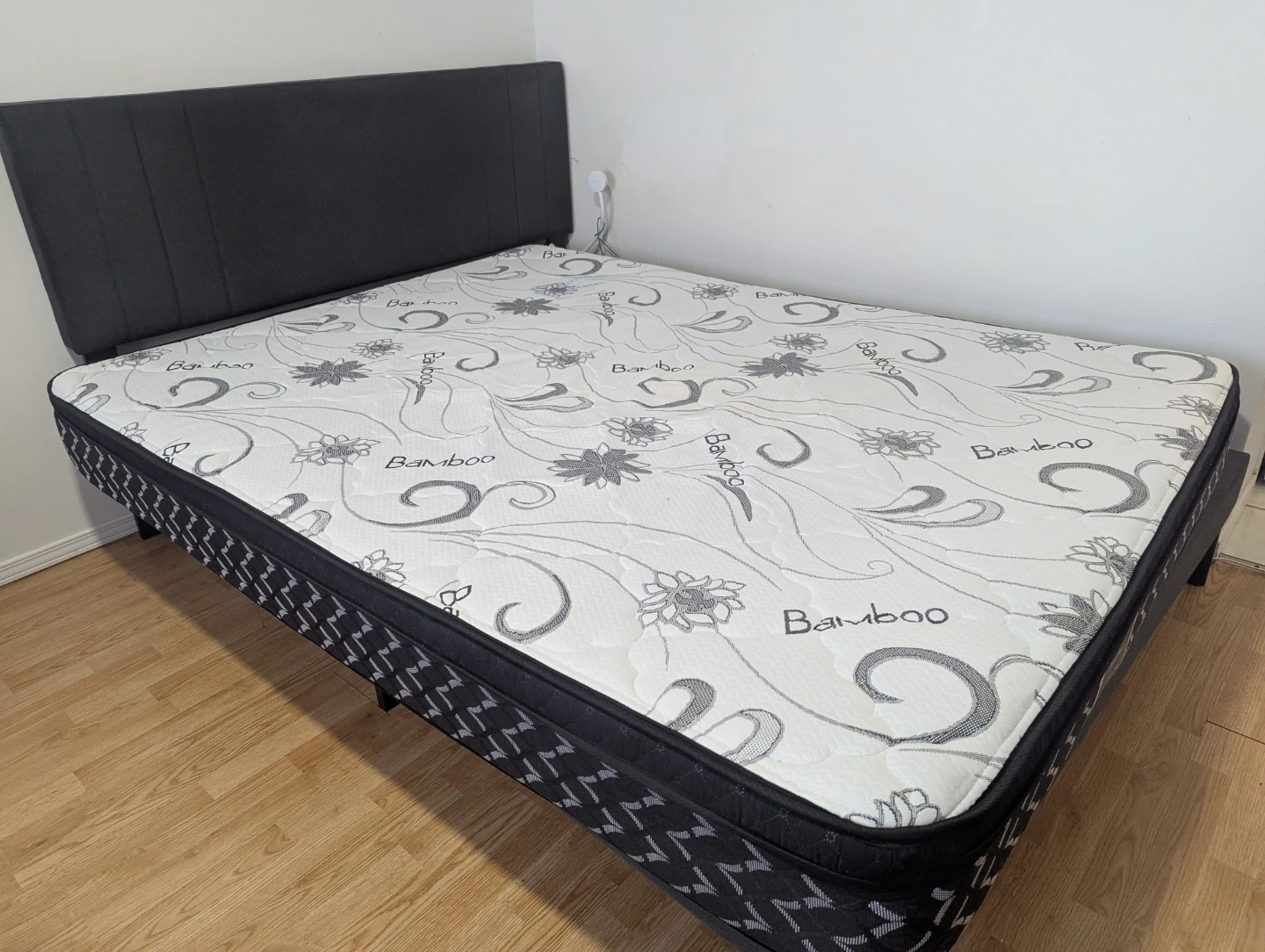 Queen Size Upholstered Platform Bed Frame - photo 4