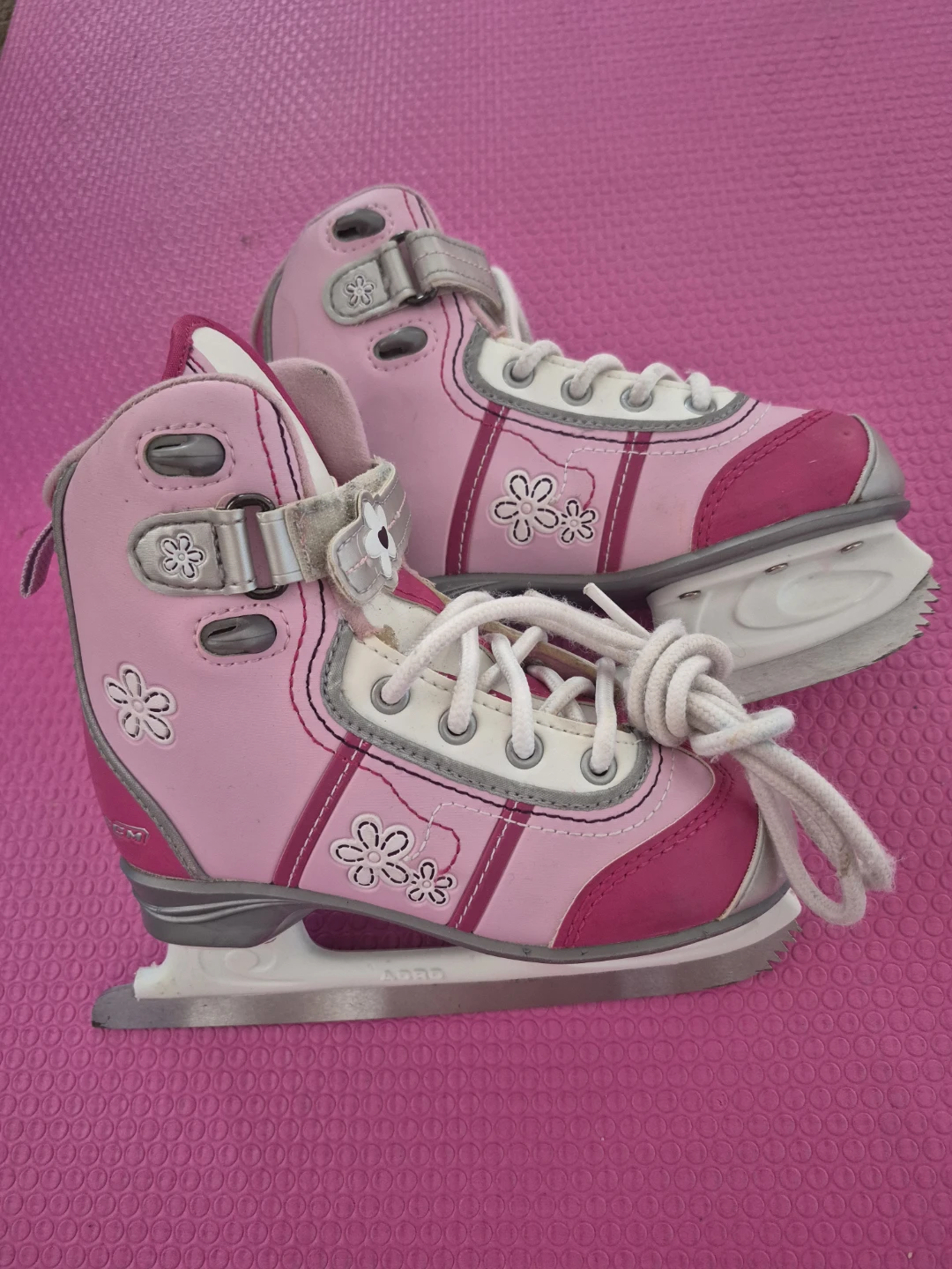 Pink Figure Skates with Flower Design J12
