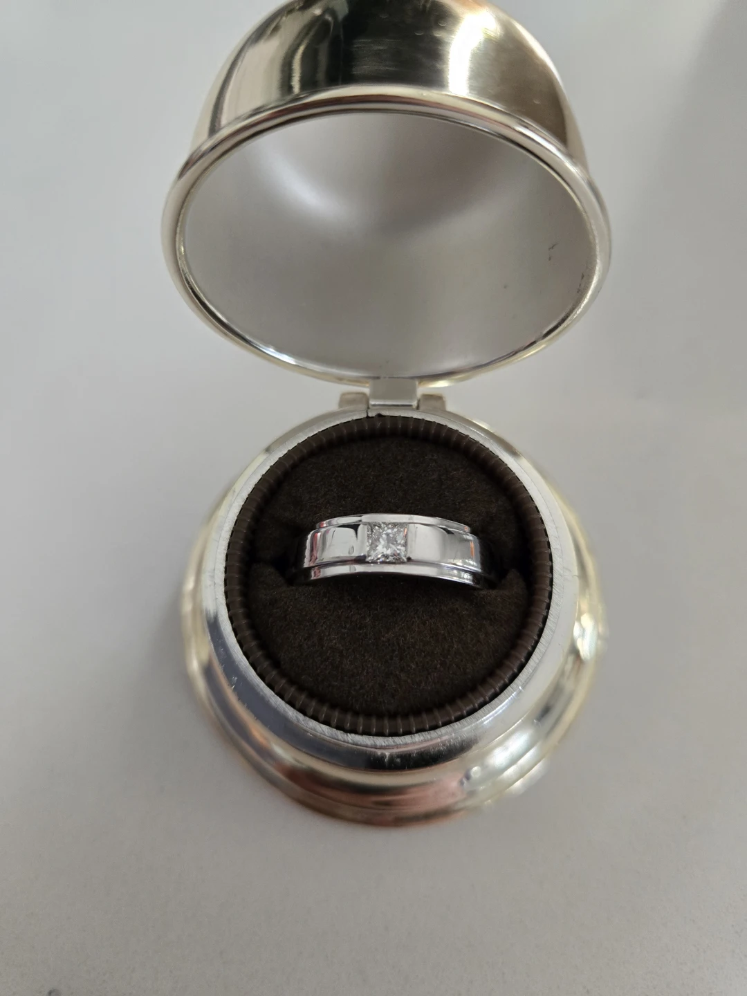 Birks 14k White Gold Diamond Wedding Ring (size 8.5)