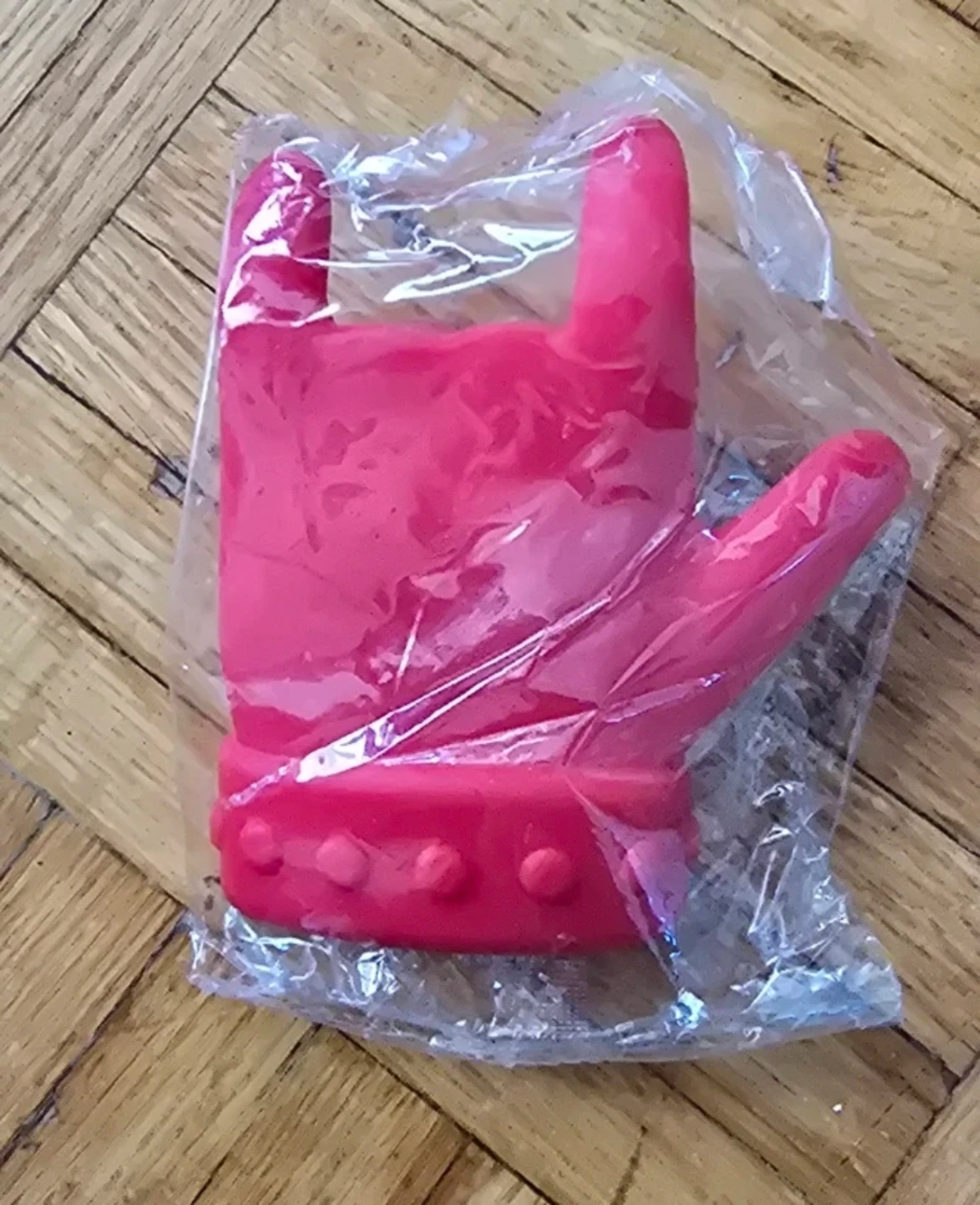 Red Hand-Shaped Silicone Baking Mitt