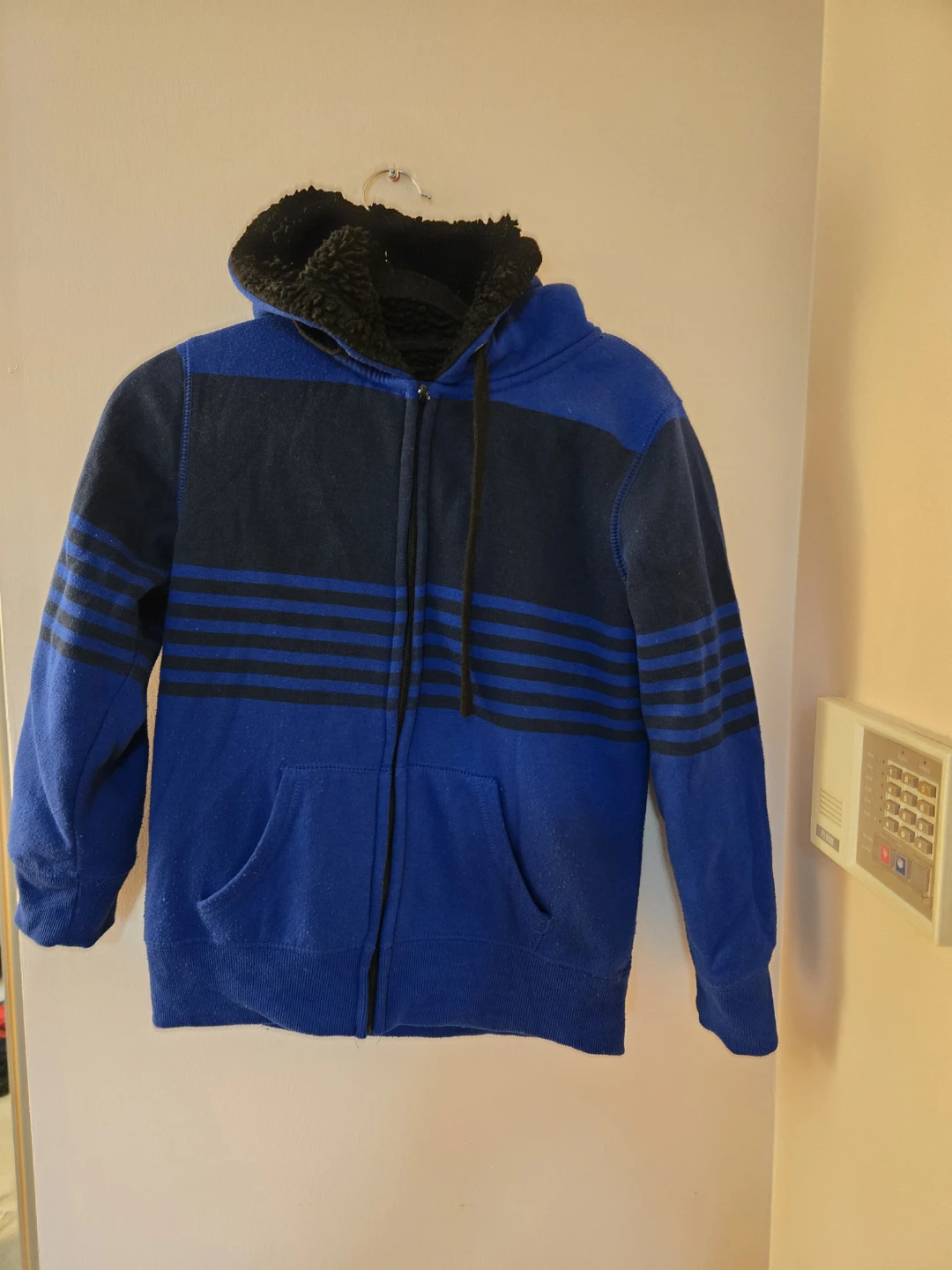 Kids'  Hoodie Size 8-10 - photo 5