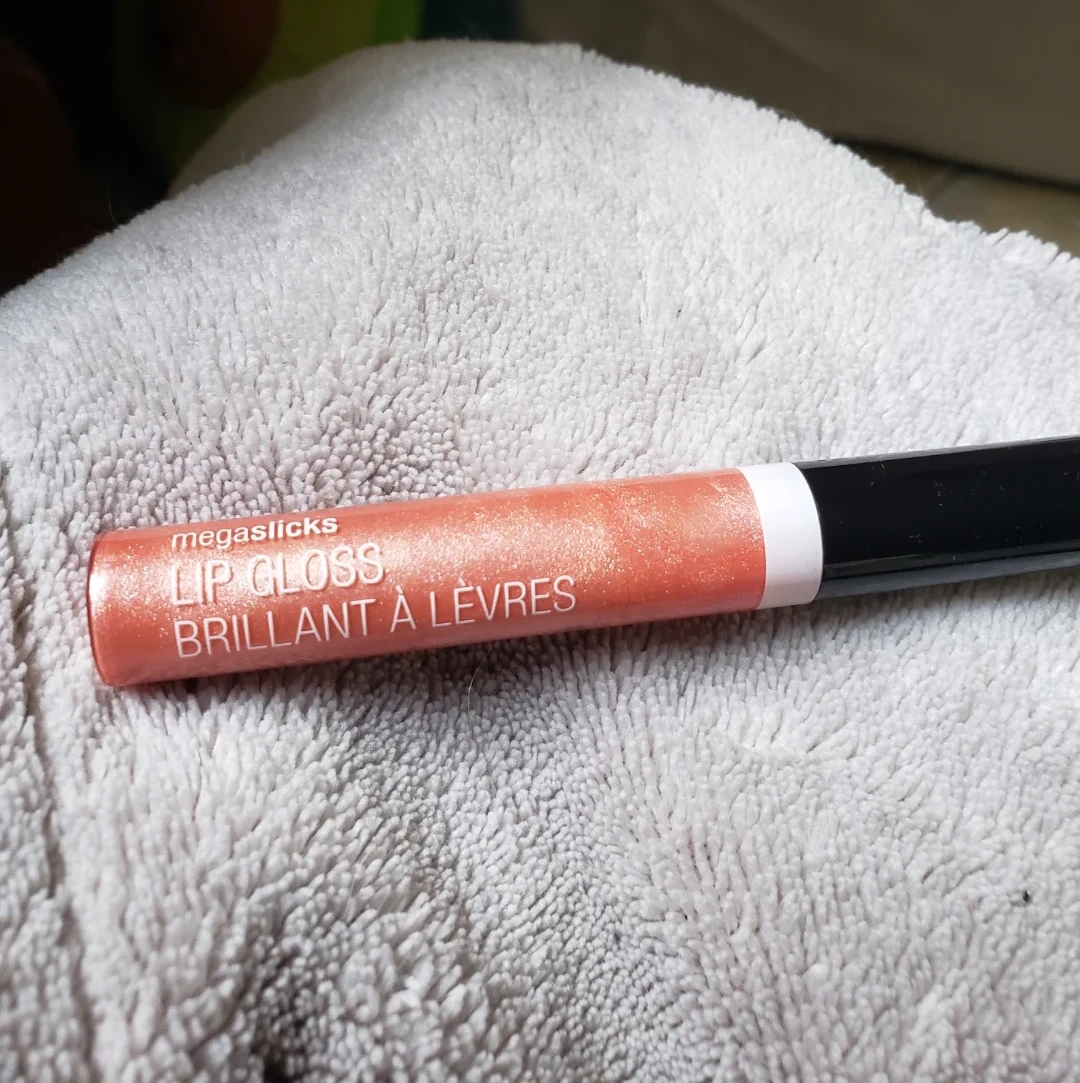 Wet n Wild Megal Last Lip Gloss "Cherish" 557B - photo 2