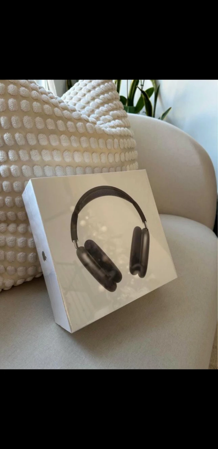 Apple AirPods Max Headphones