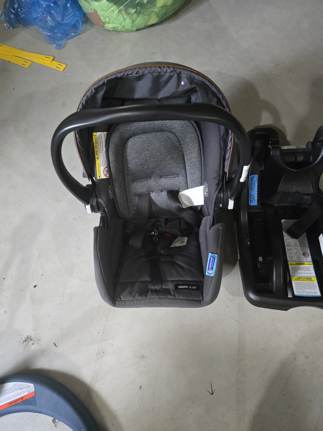 Graco SnugRide 35 Lite Infant Car Seat with Base - photo 2
