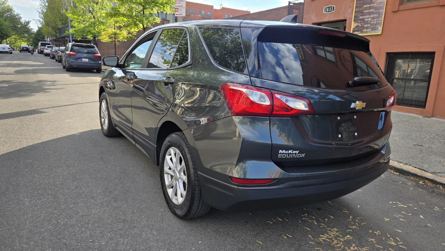 2020 Chevrolet Equinox LS 4D - photo 3