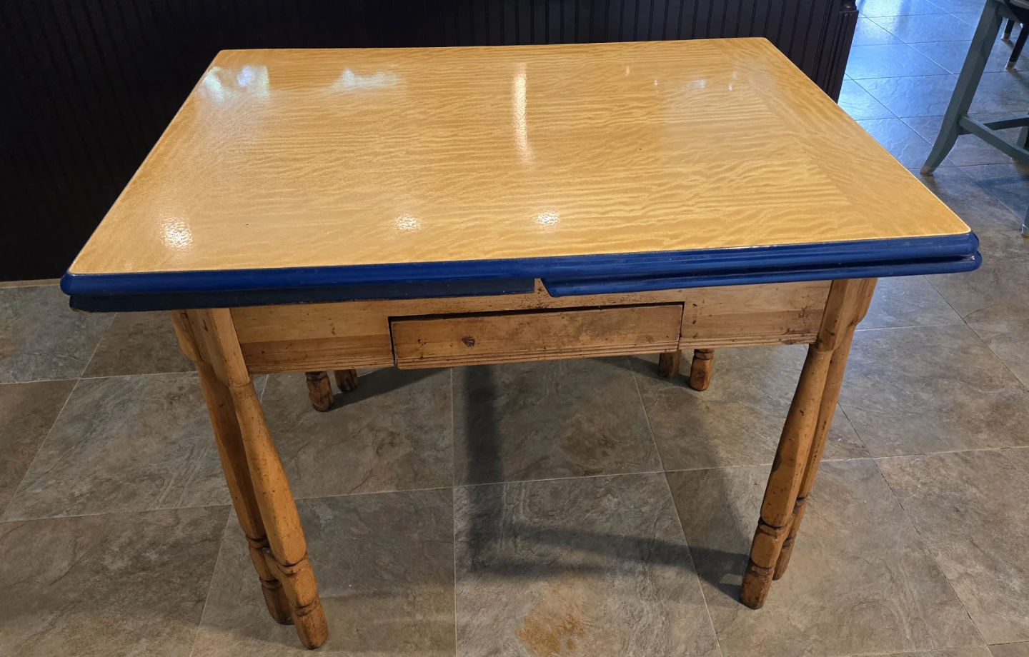 Vintage Enamel Extendable Table - photo 2