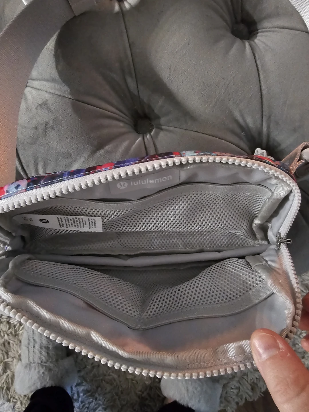 Lululemon Everywhere Belt Bag - photo 3