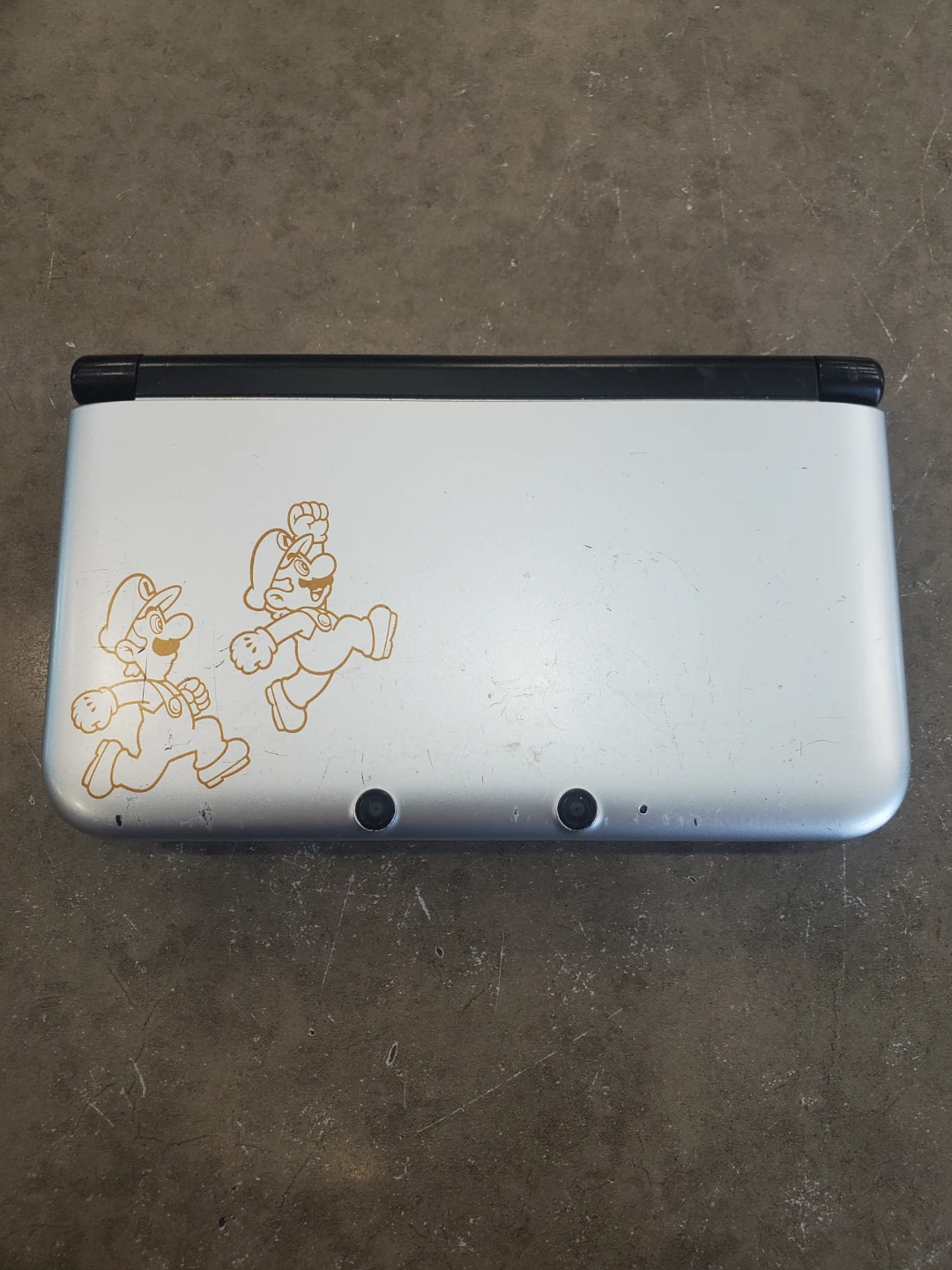 Nintendo 3DS XL "The Year of Luigi" Edition