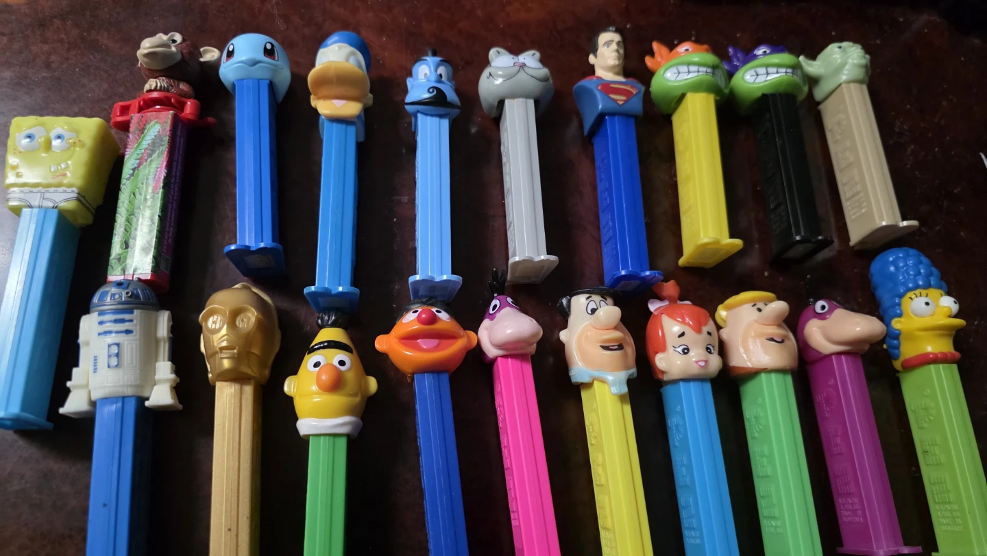 20  PEZ  Dispenser's . Check out the values for your self !