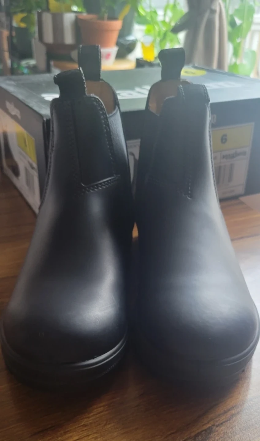 Aquatherm Black Leather Chelsea Boots Size 6 - photo 2