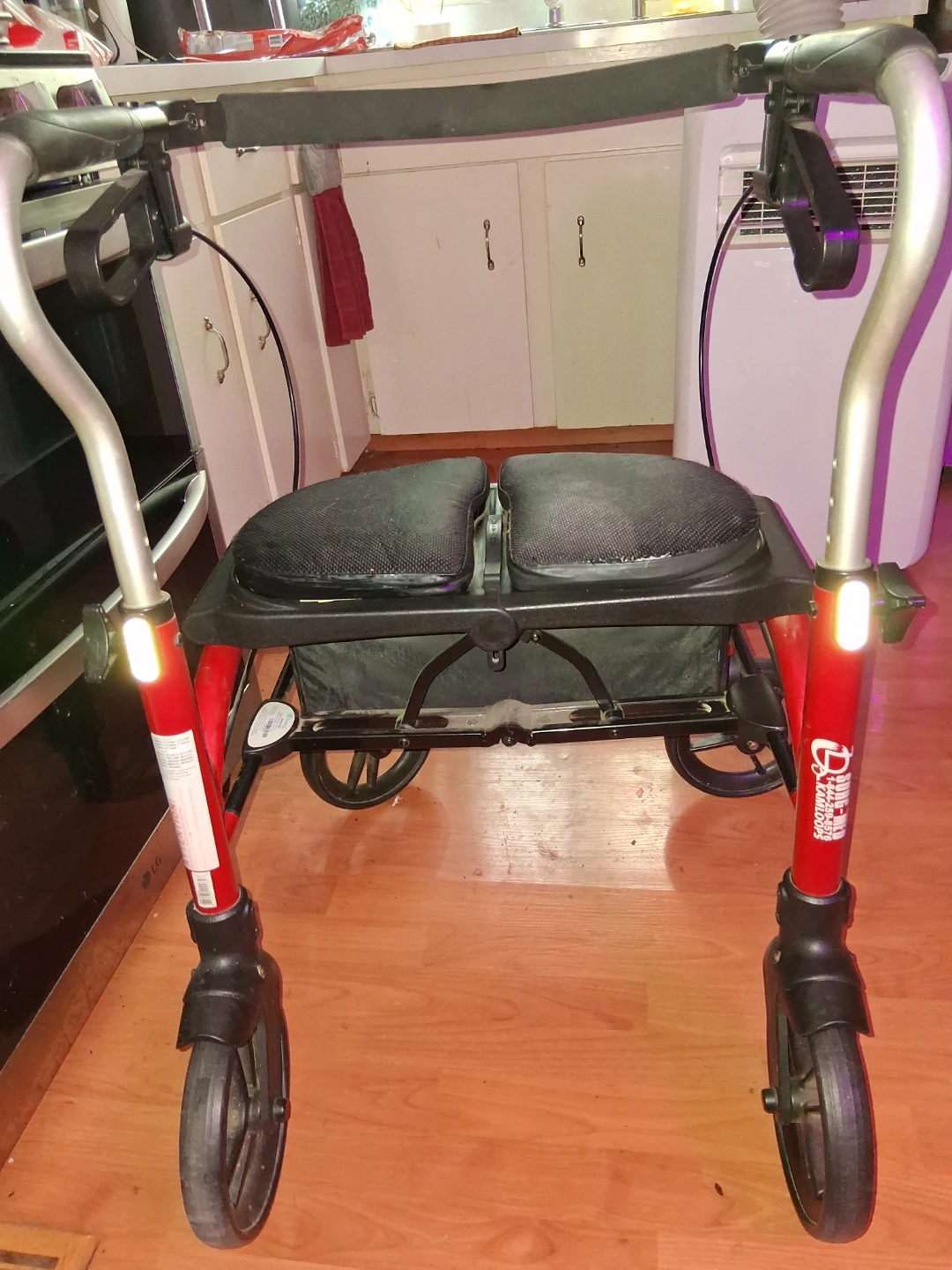 COLLAPSIBLE RED/BLACK WALKER - photo 2