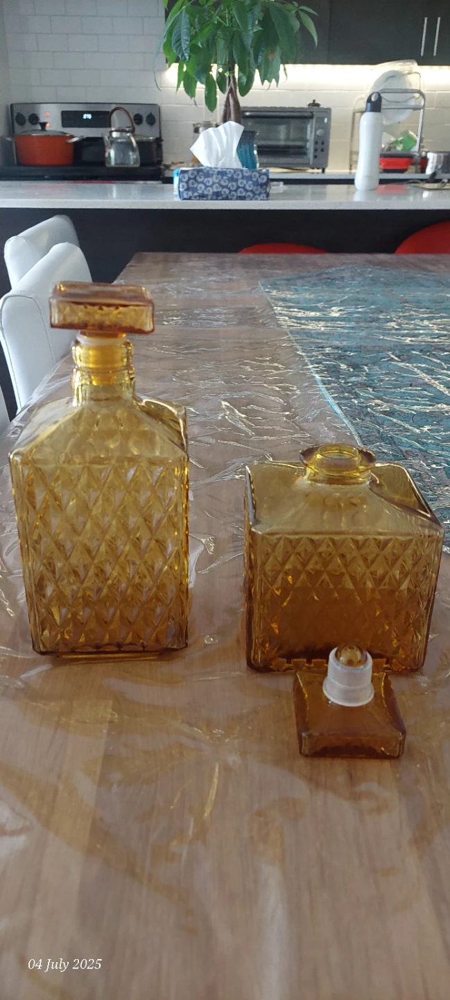 Amber Glass Decanter Set - photo 2