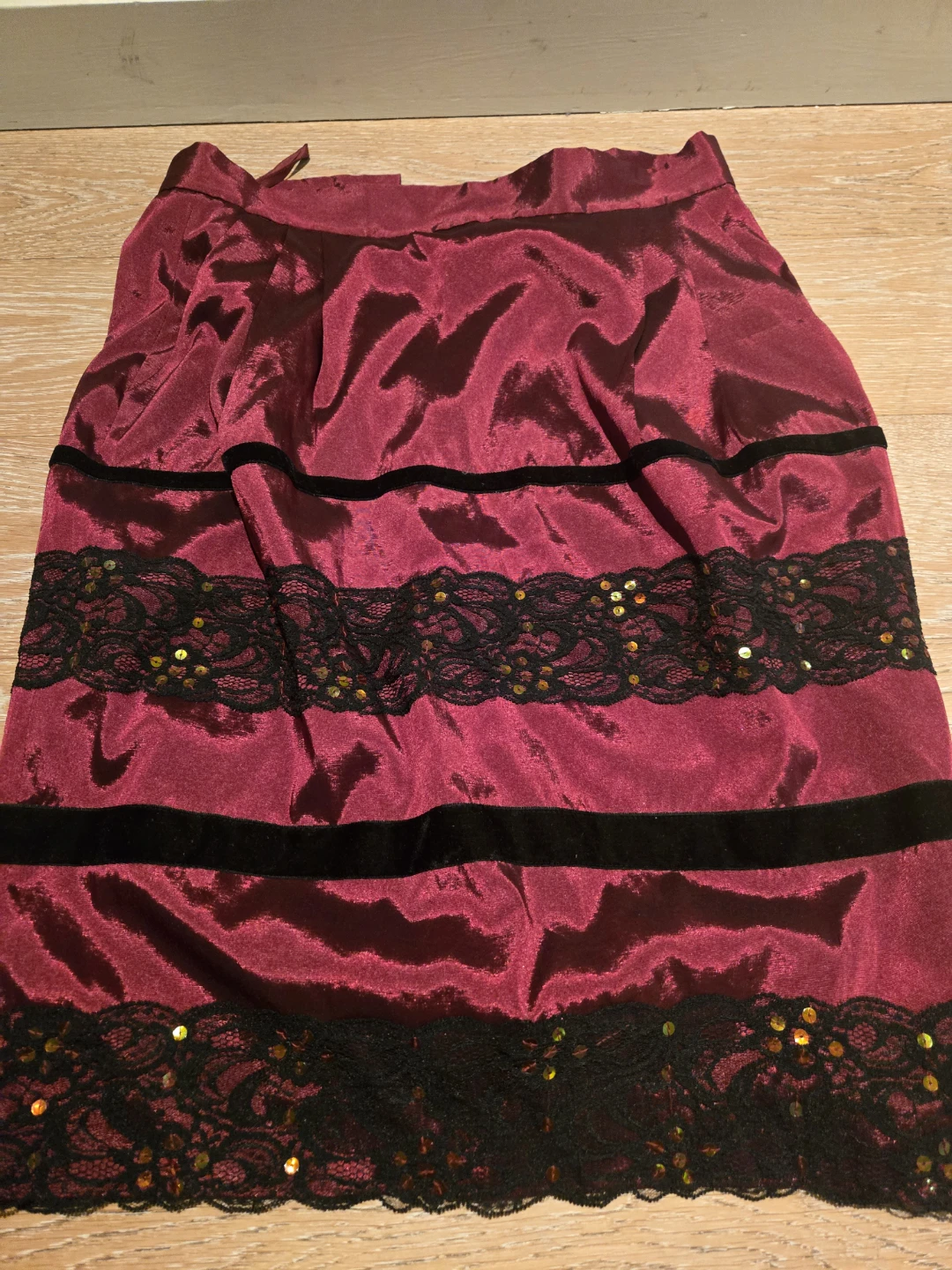 Women's Red Satin Lace Sequin Midi Skirt