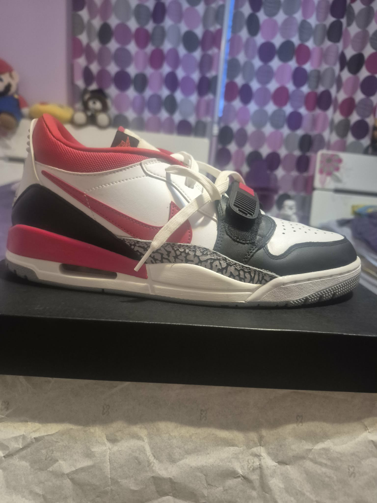 Nike Air Jordan 3 – Tinker Sneakers
