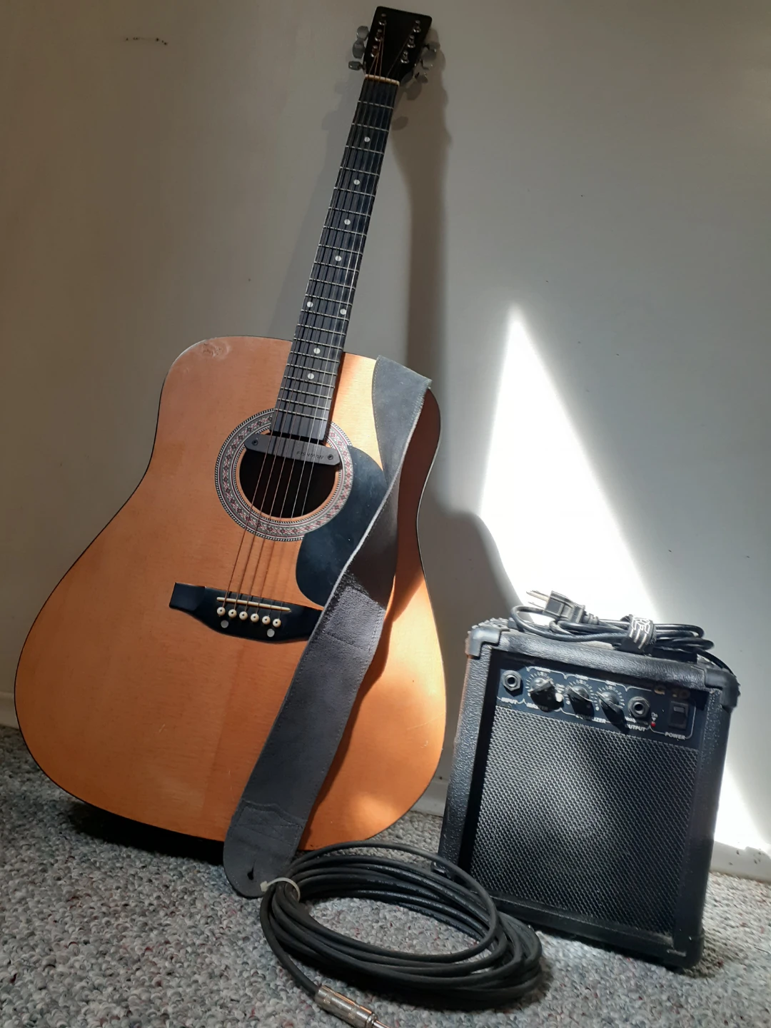 Acoustic Guitar Package with Amplifier