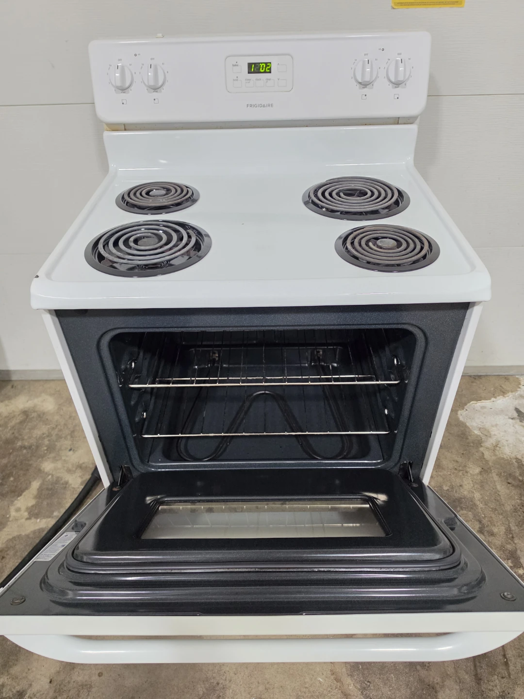 White Frigidaire Electric Range / Stove - Delivery Available! - photo 5