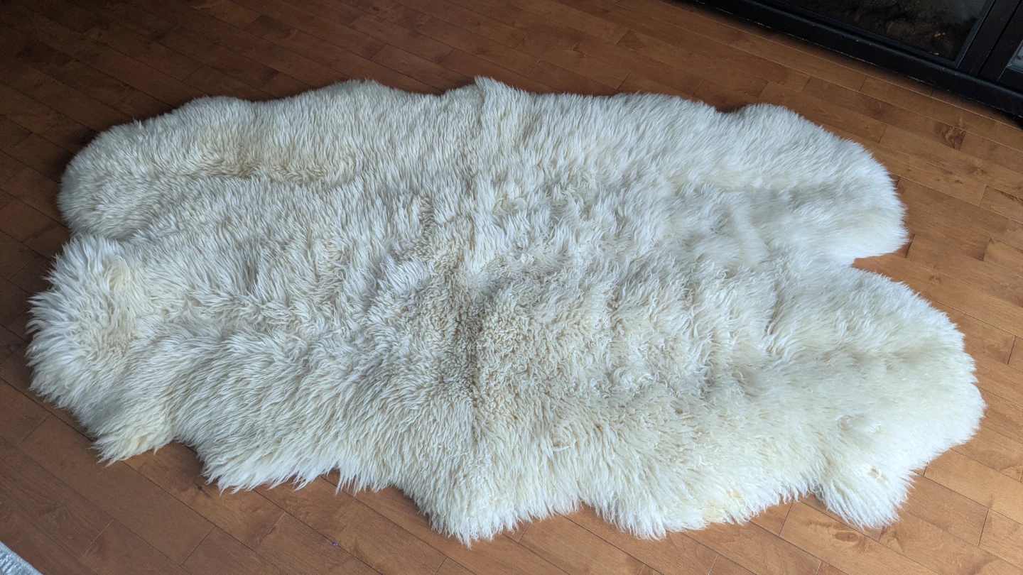 Cream Sheepskin Rug - photo 2