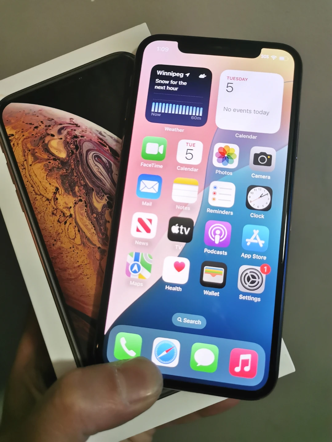 iPhone Xs 64G Gold Unlocked