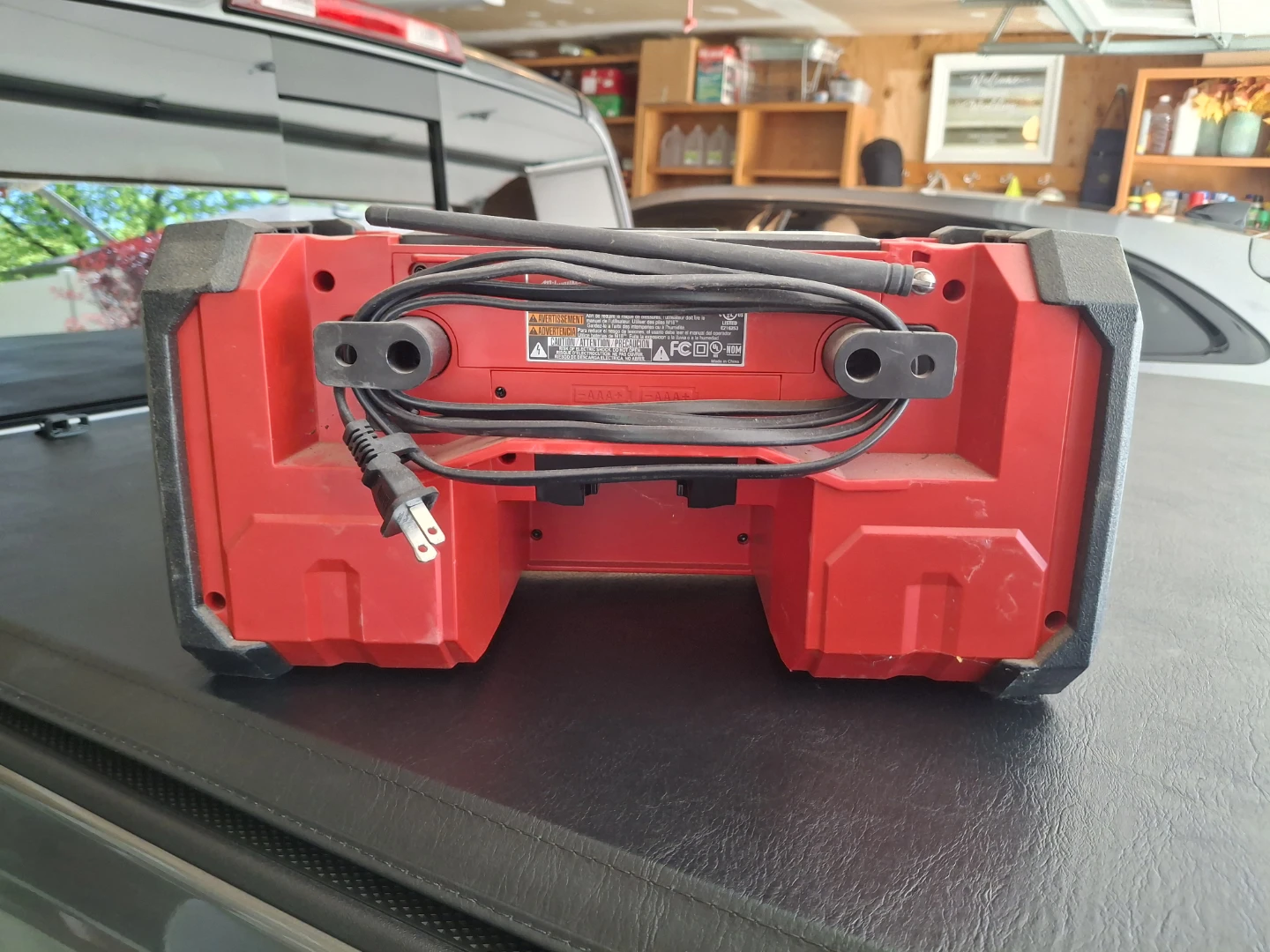 Milwaukee M18 Cordless Jobsite Radio - photo 2