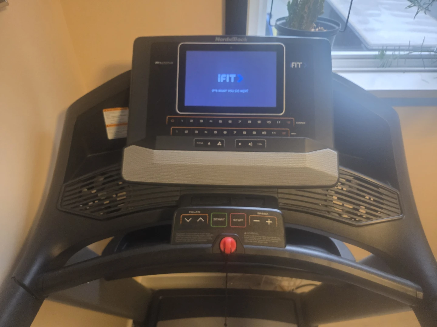 NordicTrack Elite 1000 Treadmill - photo 2