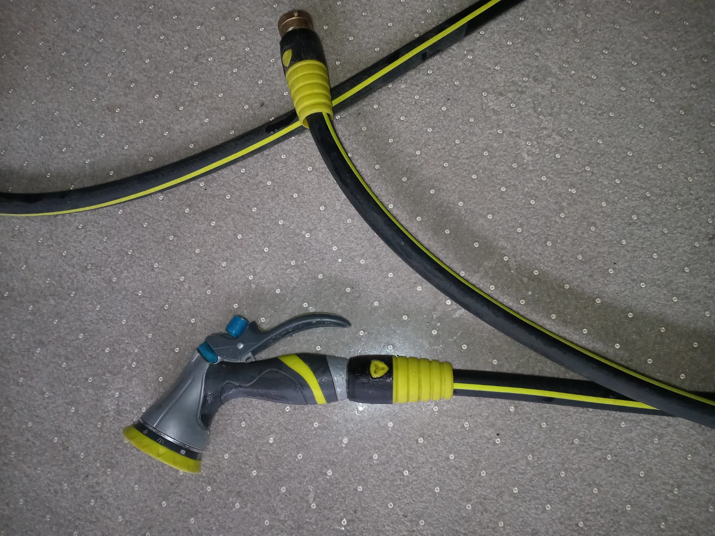 Yardworks Garden Hose with Spray Nozzle - photo 2