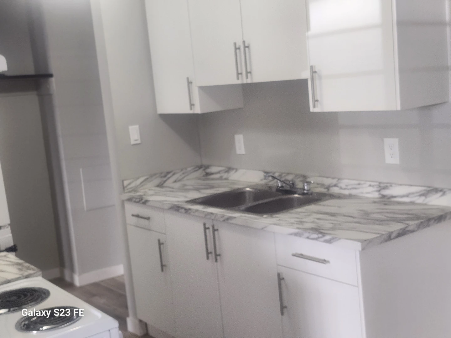 White Top-Freezer Refrigerator - photo 4