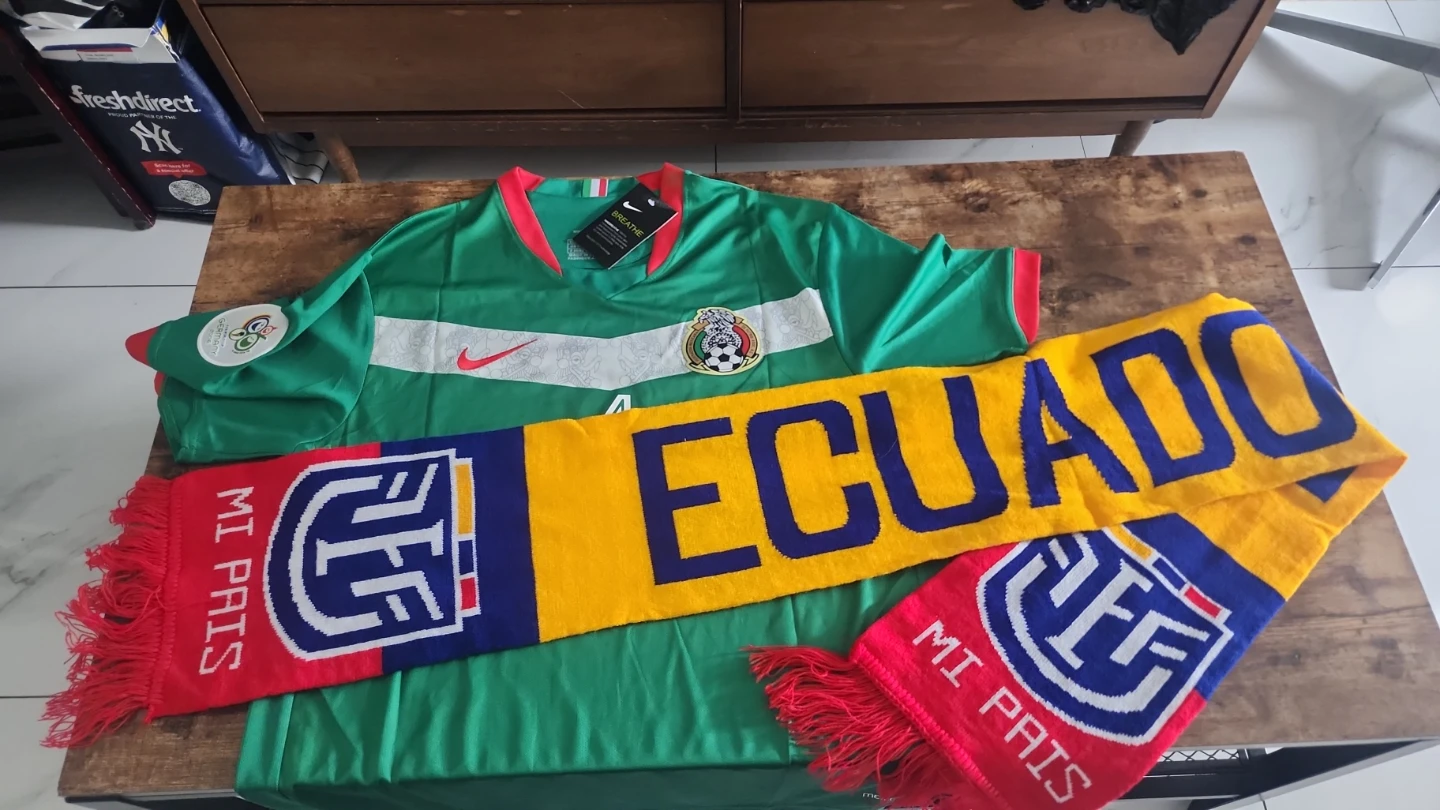 Marathon Ecuador National Team Soccer Jerseys & Scarf - photo 3