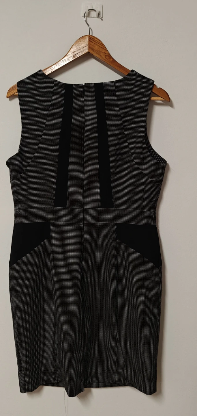 Sleeveless Sheath Dress - photo 2