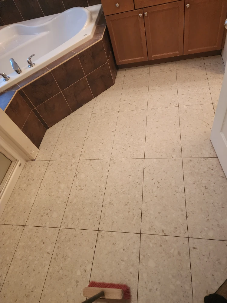 Installation of all types of tiles and vinyl - photo 5