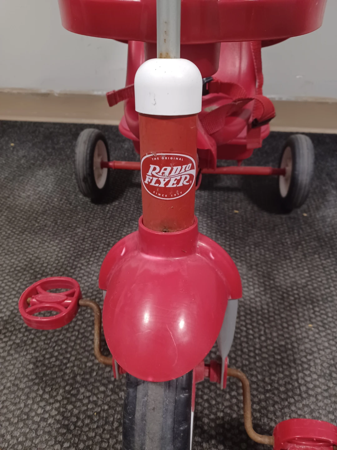 Radio Flyer Red Tricycle with Canopy - photo 3