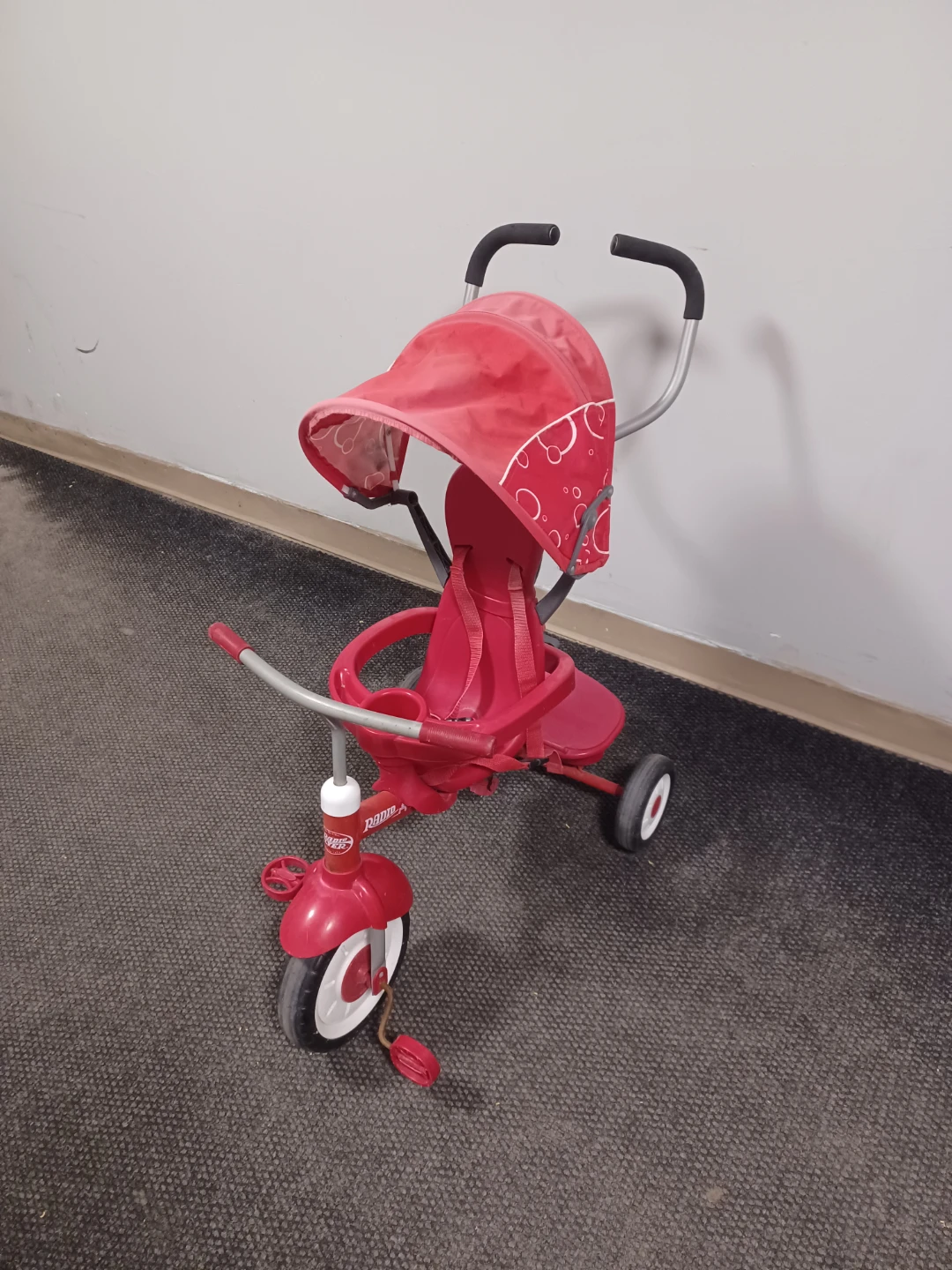 Radio Flyer Red Tricycle with Canopy - photo 4