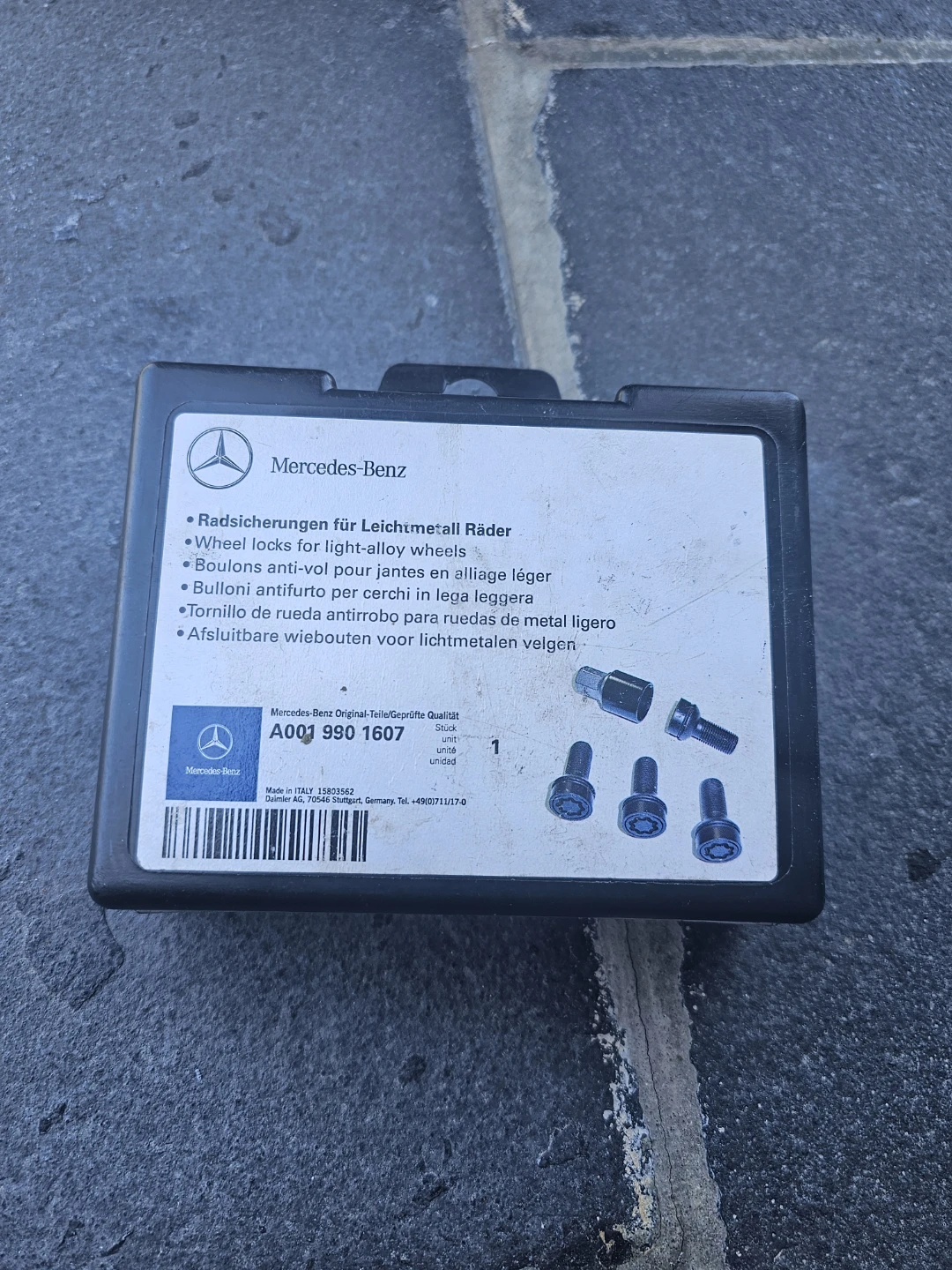 Mercedes-Benz Wheel Lock Lug Bolt Set with Key - photo 3
