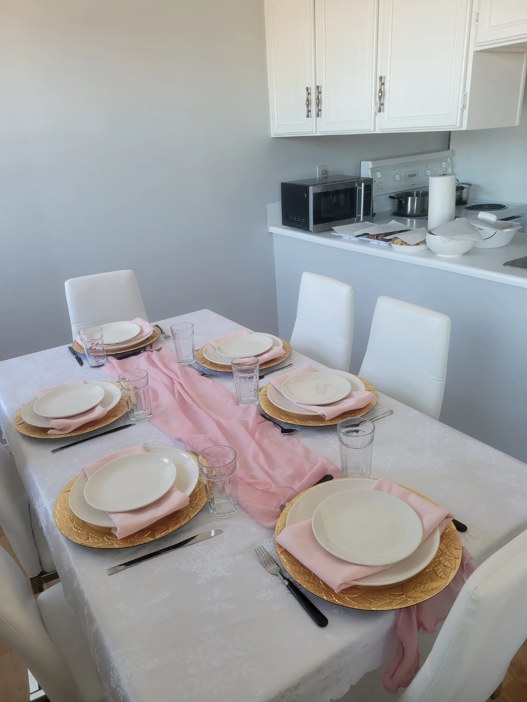 Glass Dining Table with 6 White Chairs - photo 5