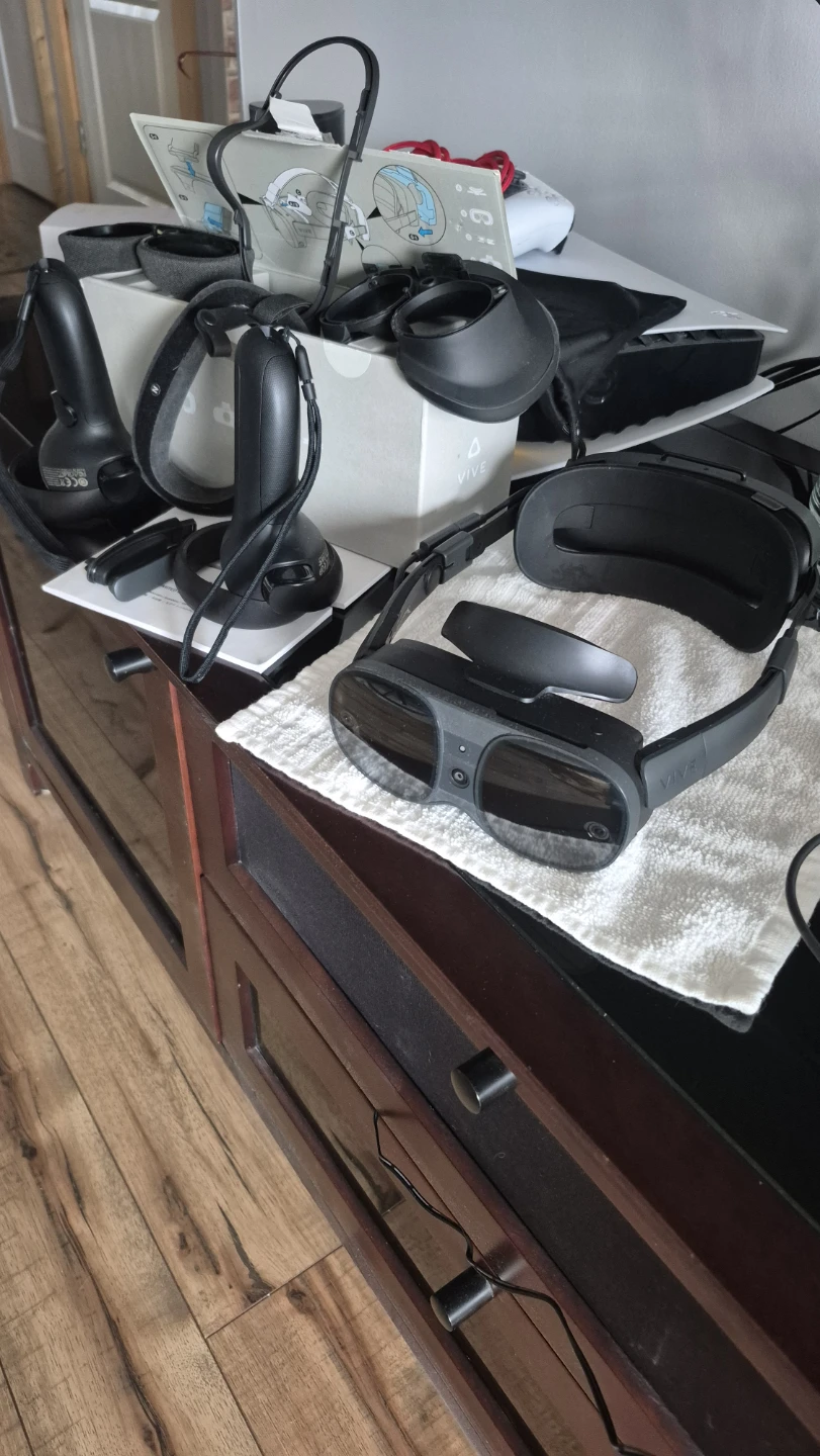 HTC Vive XR Elite Virtual Reality Headset