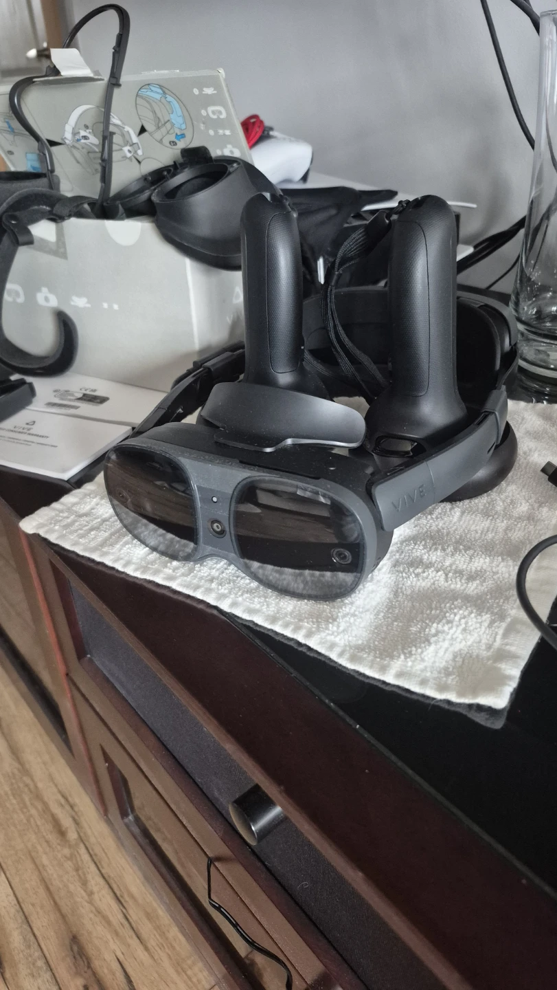 HTC Vive XR Elite Virtual Reality Headset - photo 5