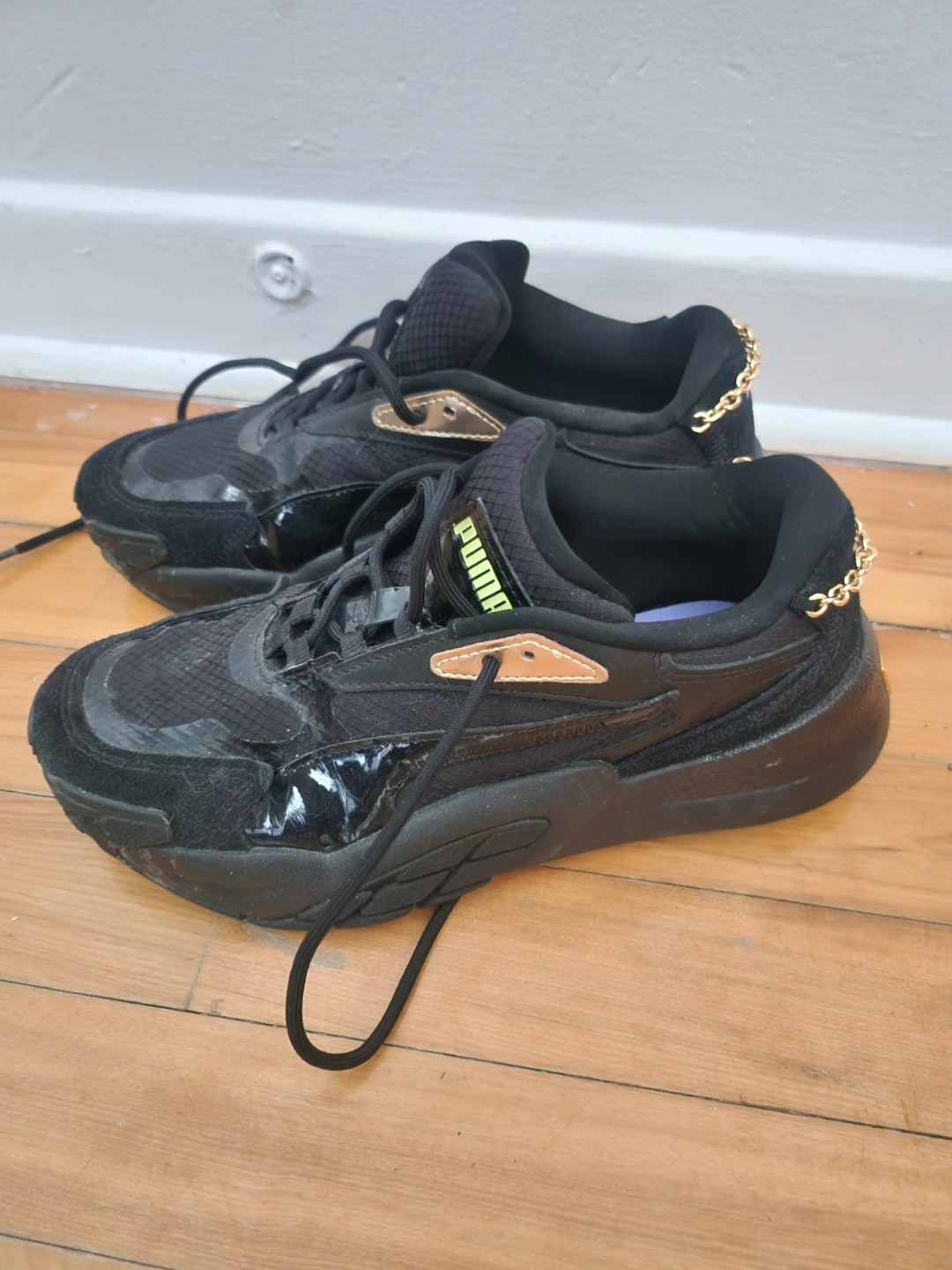 PUMA Women's Hedra "Dark Dreams - Black  Size 8.5