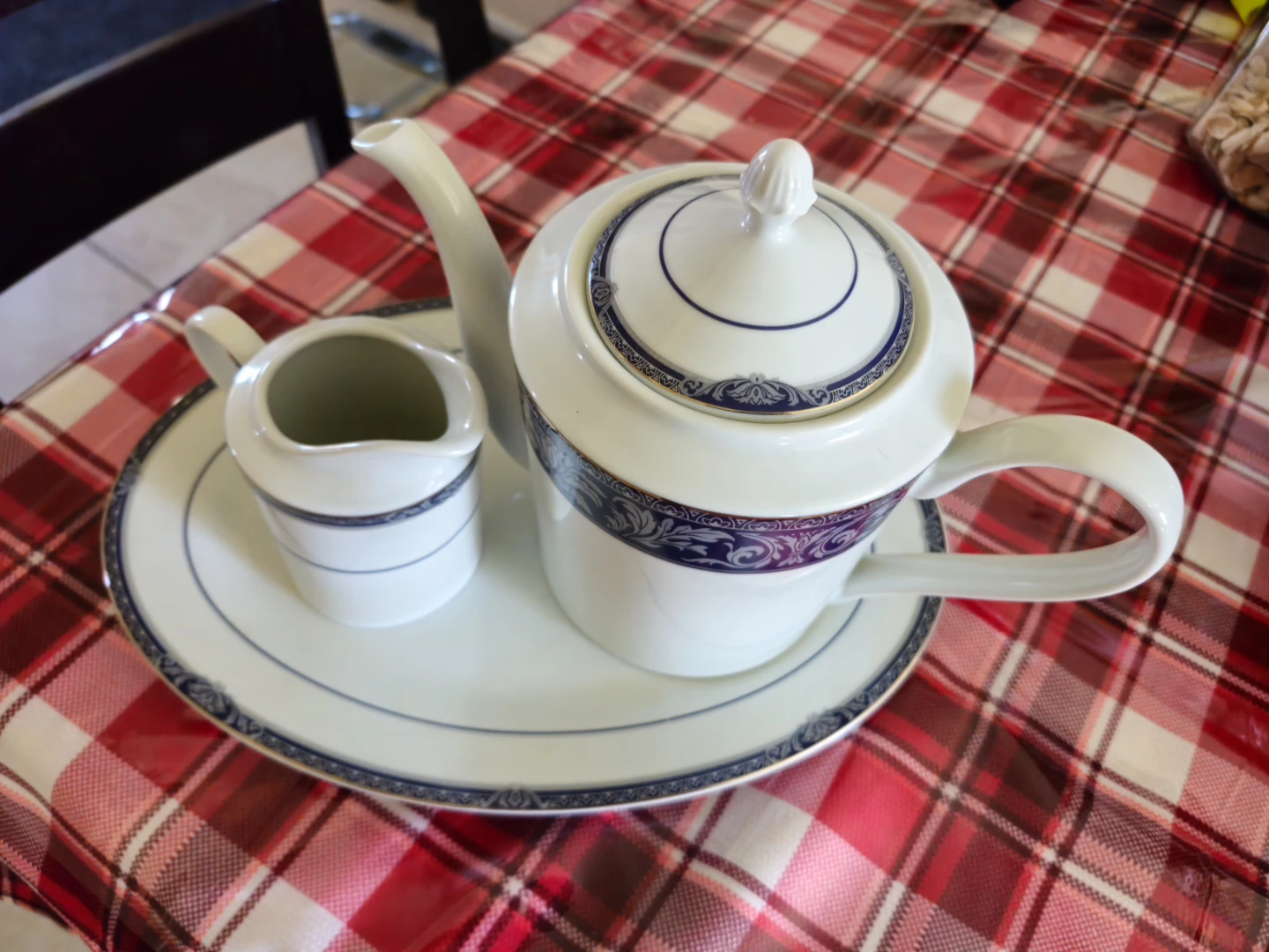 White Porcelain Teapot and Creamer Set - photo 3