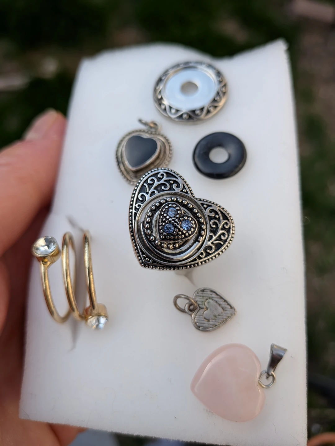 Assorted Jewellery Lot - Necklace, Rings, Pendants & Brooch - photo 4