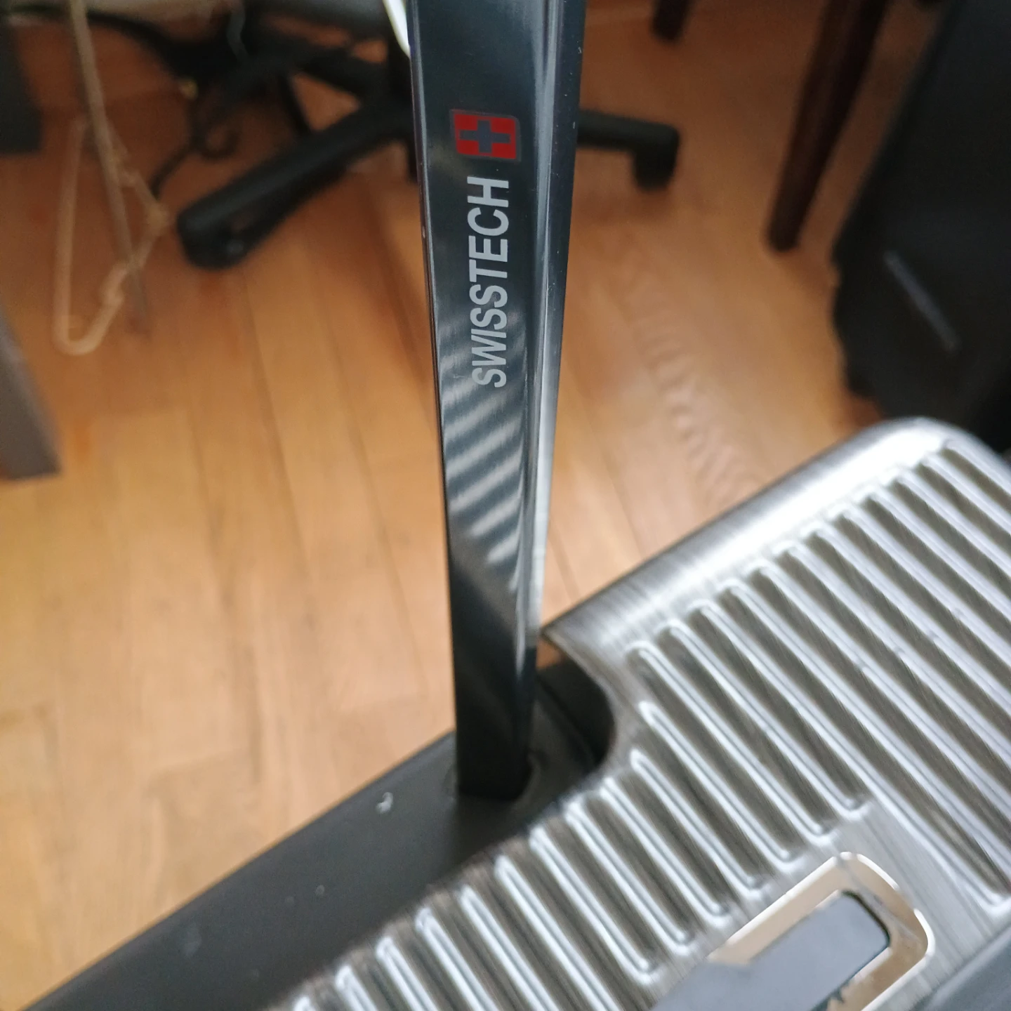 SWISSTECH Hardside Spinner Luggage - photo 3
