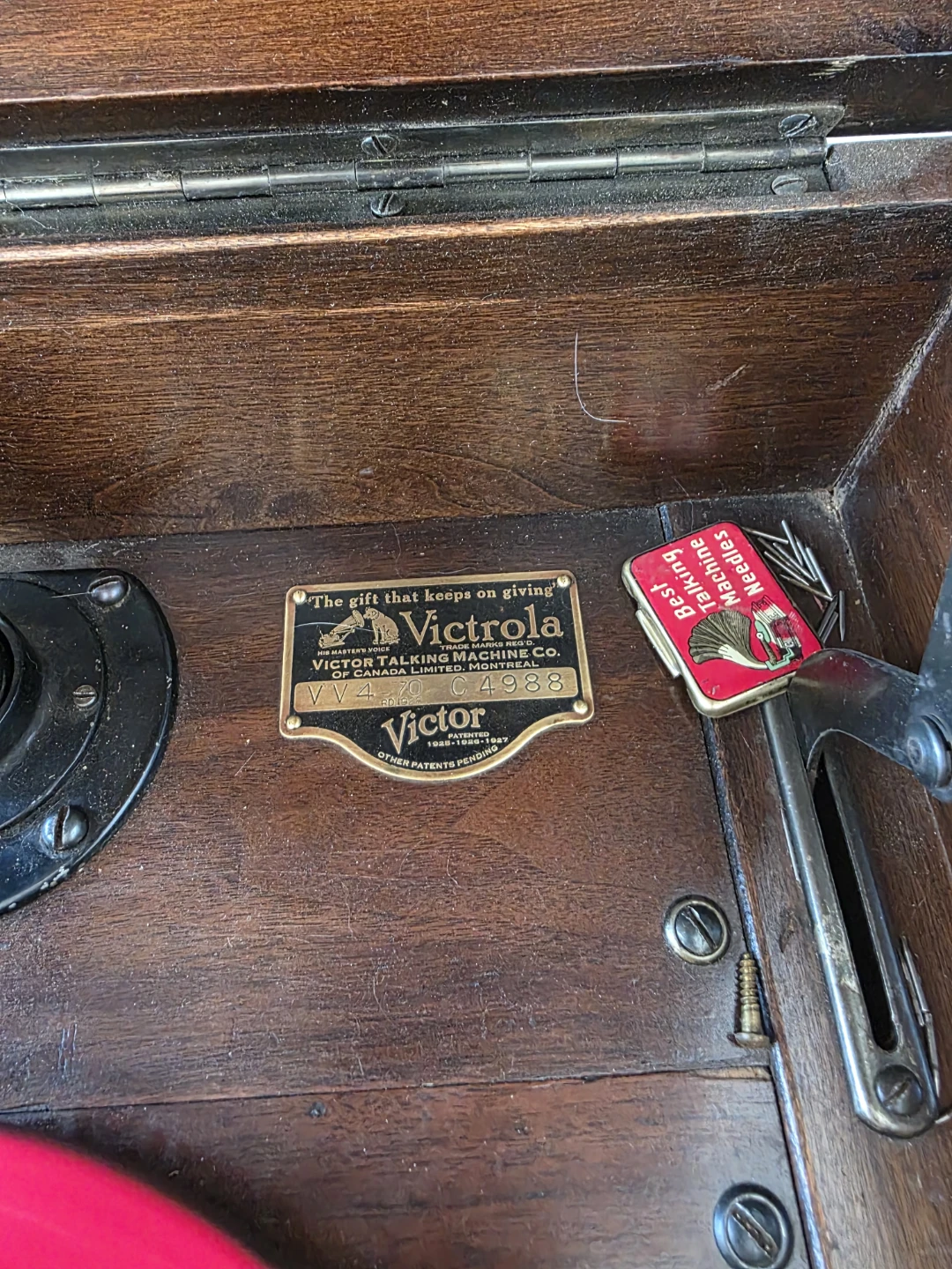 Victrola VV-X 76438 Talking Machine - photo 2